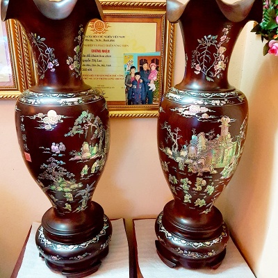 Lọ gỗ trắc khảm