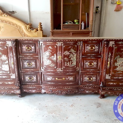 Kệ khảm ốc Đẹp, Độc