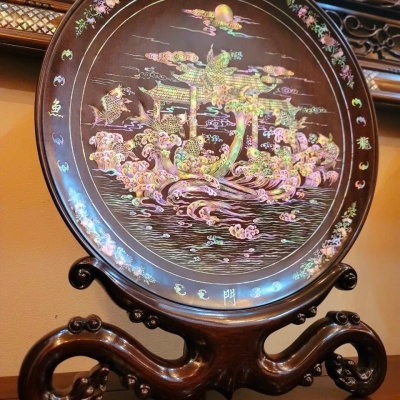 Đĩa gỗ gụ khảm ốc tích 