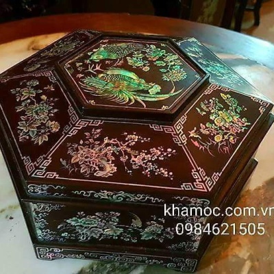 Tráp trầu lục giác gỗ trắc khảm ốc đỏ tích 